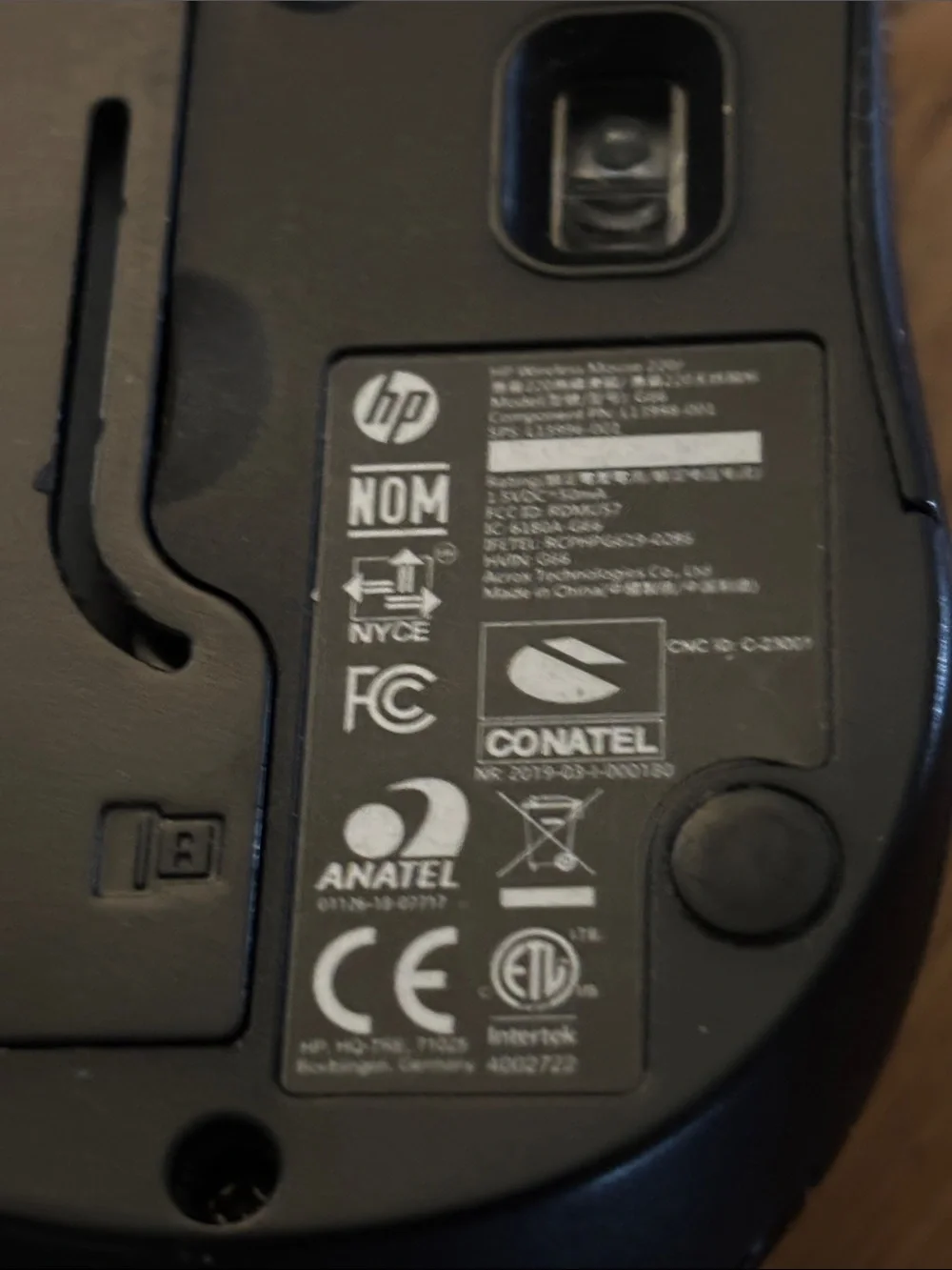 HP Black Wireless Optical Mouse with Gloss Finish